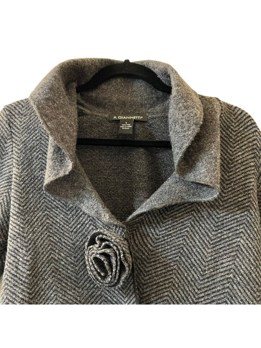 A Giannetti Gray Herringbone Wool Jacket Rose Accent Snap Close Small Womens